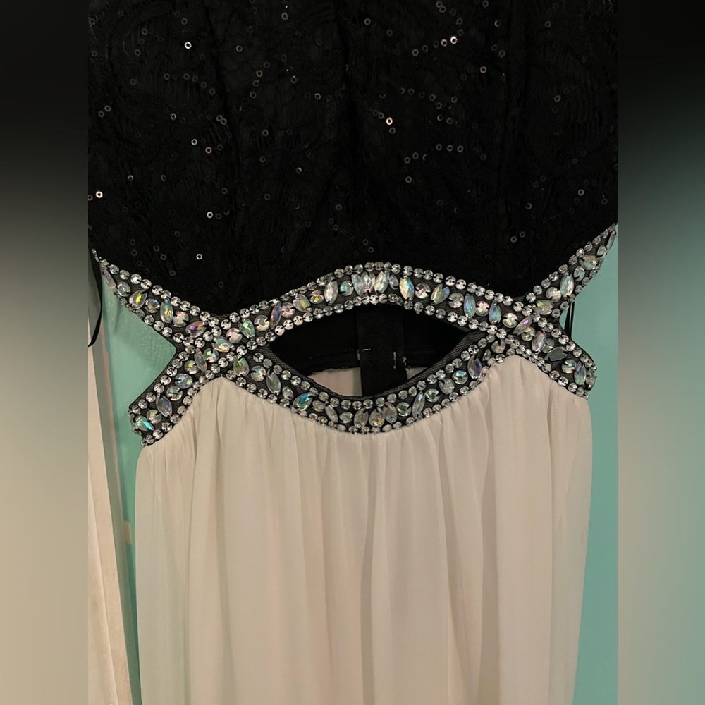 Prom dress - Picture 4 of 7